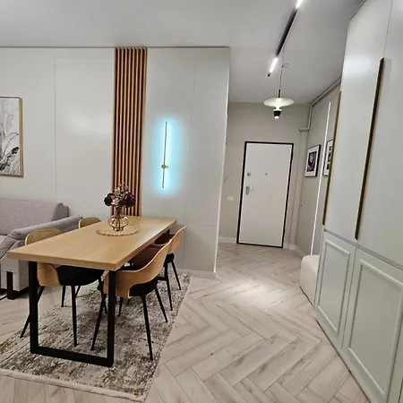 Play Apartmanhotel